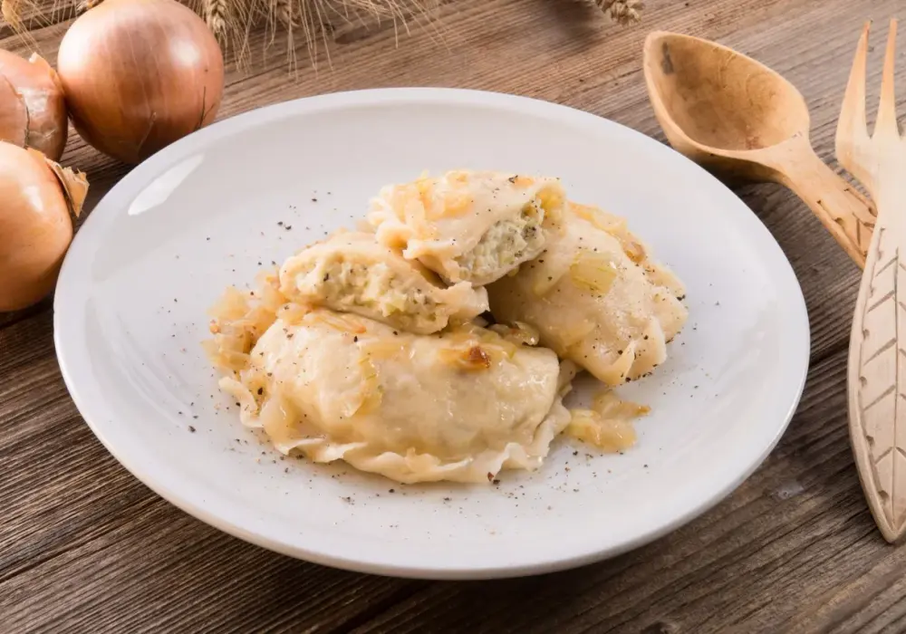 Ile kalorii mają pierogi ruskie - Jak je liczyć i uniknąć pułapek?