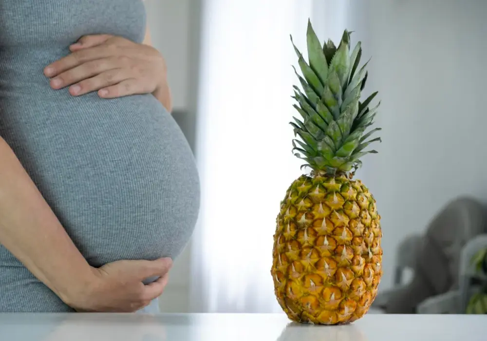 Ananas w ciąży: jeść czy unikać? Fakty i porady