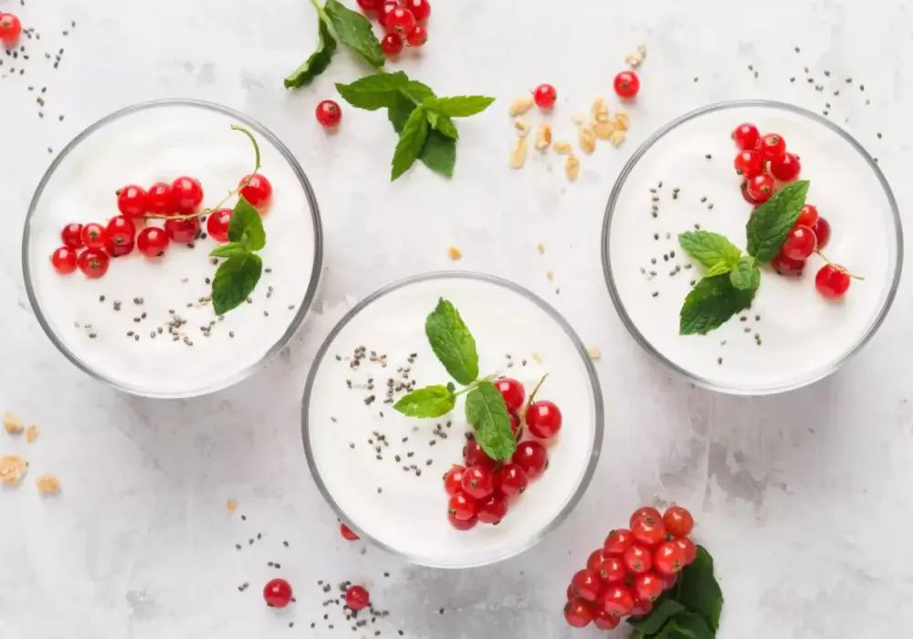 Ile kalorii ma jogurt naturalny - Jak go mądrze liczyć i wybierać?