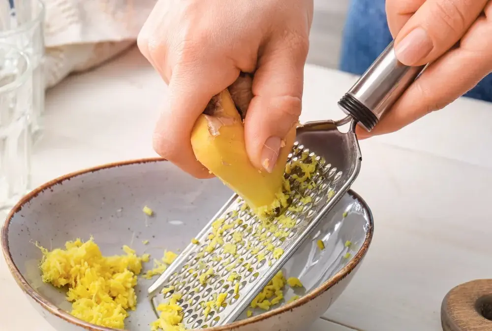 Domowe sposoby na zgagę. Co pomaga, a czego unikać?