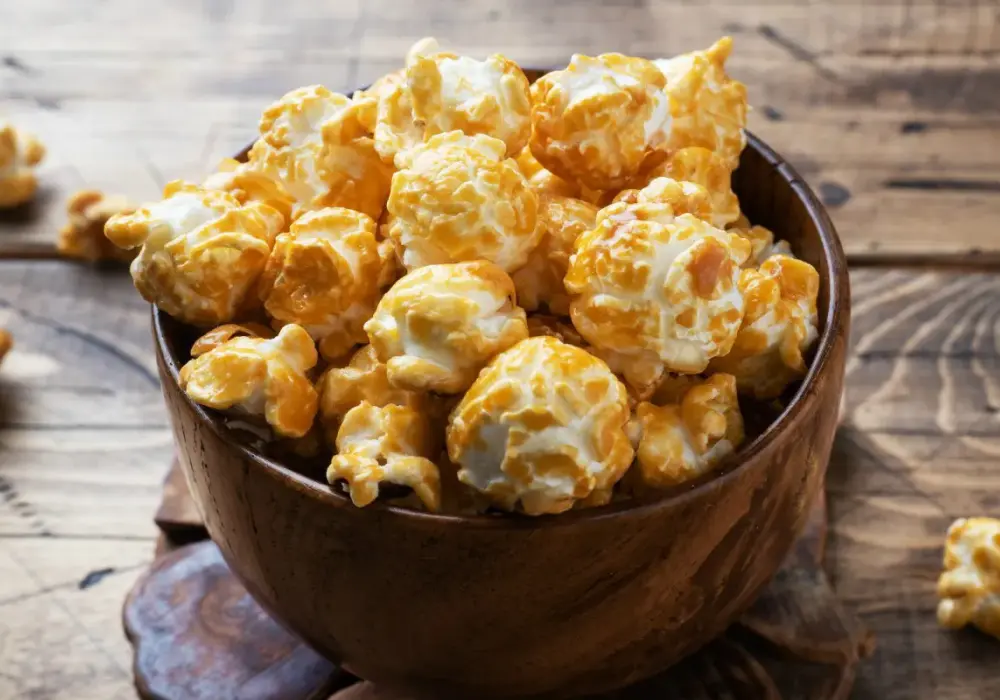 Popcorn w garnku - idealnie chrupiący i zdrowy. Sprawdź!