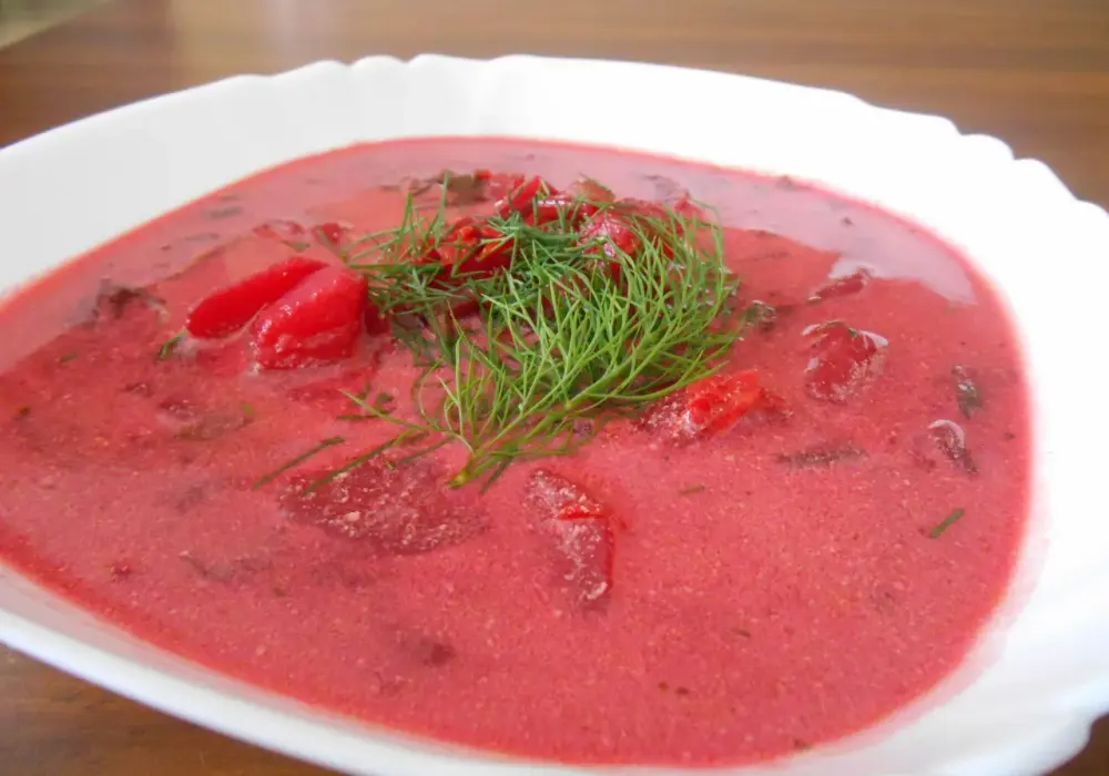 Zupa z botwiny z ziemniakami - Jak zachować idealny kolor i smak?