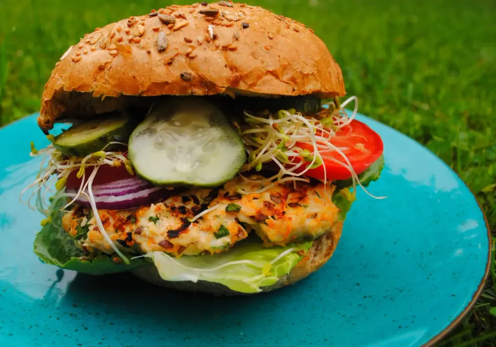 Lekki burger z grilla - Soczysty i zdrowy!