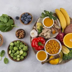 W czym jest magnez? W szpinaku, migdałach, nasionach, bananach, brokułach, pomarańczy i innych zdrowych produktach.
