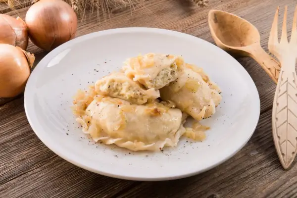 Ile kalorii mają pierogi ruskie - Jak je liczyć i uniknąć pułapek?