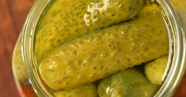 Ogórki małosolne kcal - Ile kalorii ma jedna sztuka i porcja?